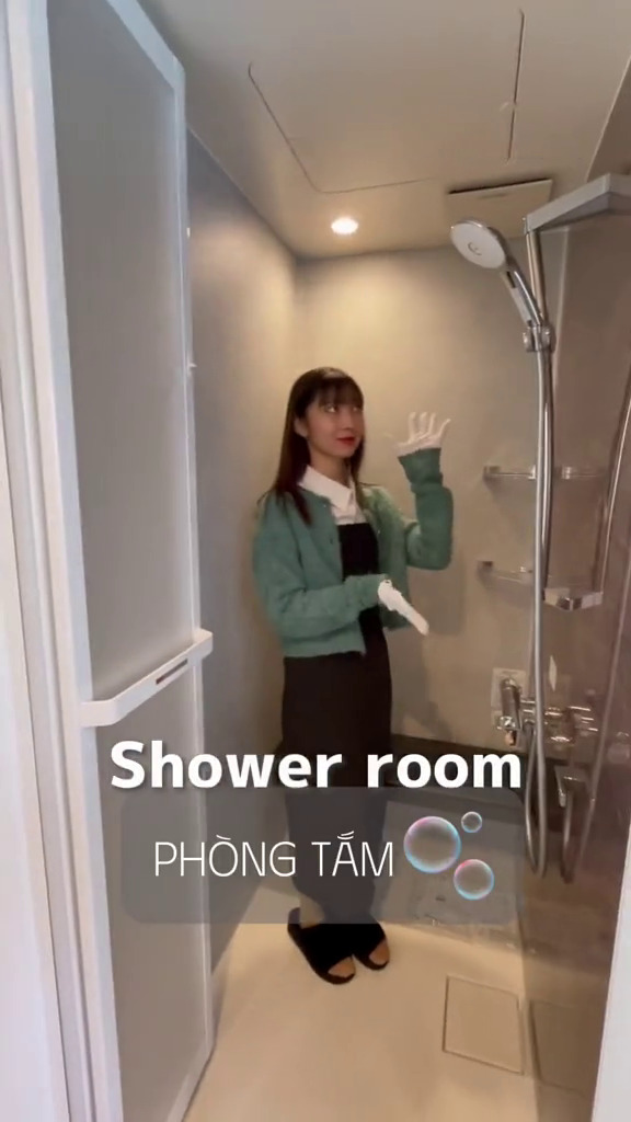 Lebar fasadnya cuma 1 meter, 9 potret rumah tipis ini interiornya cocok buat kaum introvert