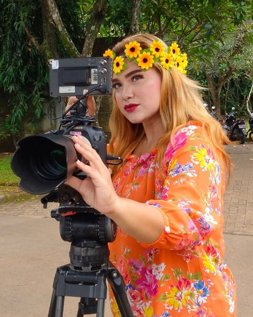 Gadis ditaksir Dono di Warkop DKI kini jualan tahu Sumedang pinggir jalan, intip potret terbarunya