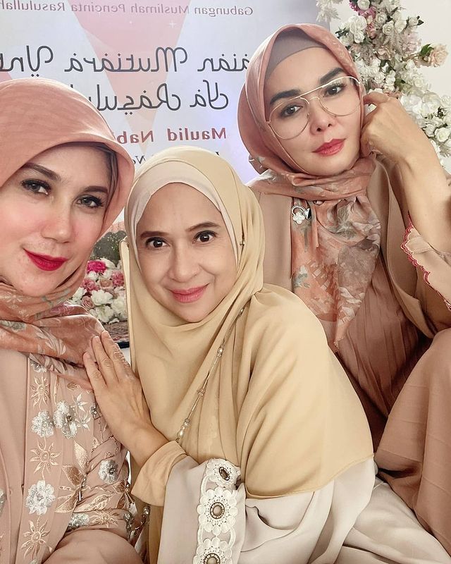 Gadis incaran trio Warkop DKI masih awet muda di usia 59 tahun, begini 11 potret terbarunya