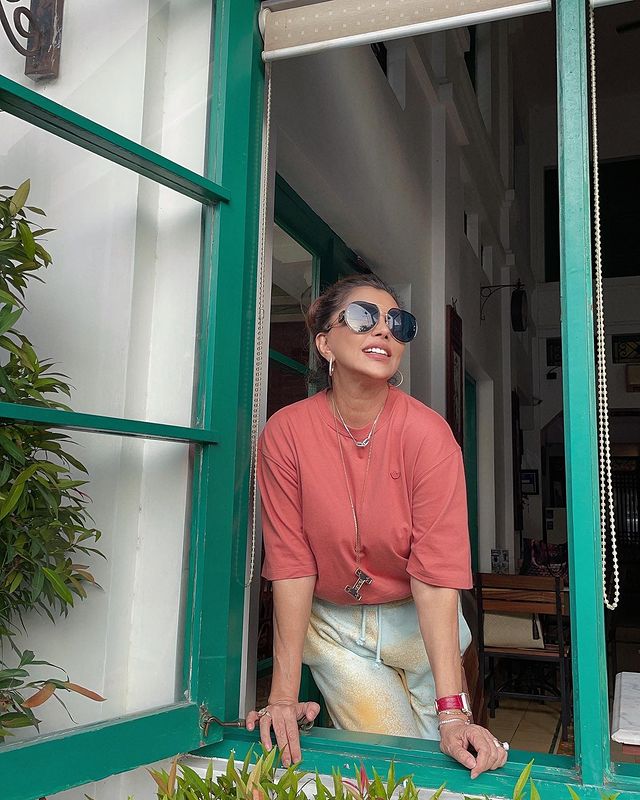 Teman trio Warkop DKI ini ternyata mertua penyanyi top, intip 11 potretnya kini jadi sosialita