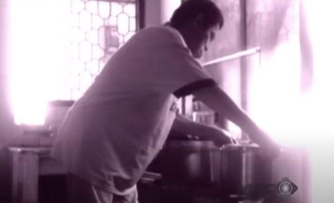 11 Potret rumah lawas Dono Warkop yang jauh dari kata mewah, punya halaman untuk kandang ayam