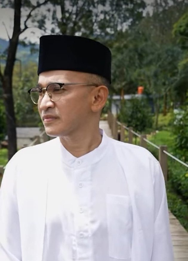 Ruben Onsu umumkan mualaf, jalani Salat Id perdana bareng Ivan Gunawan, ini 11 potretnya