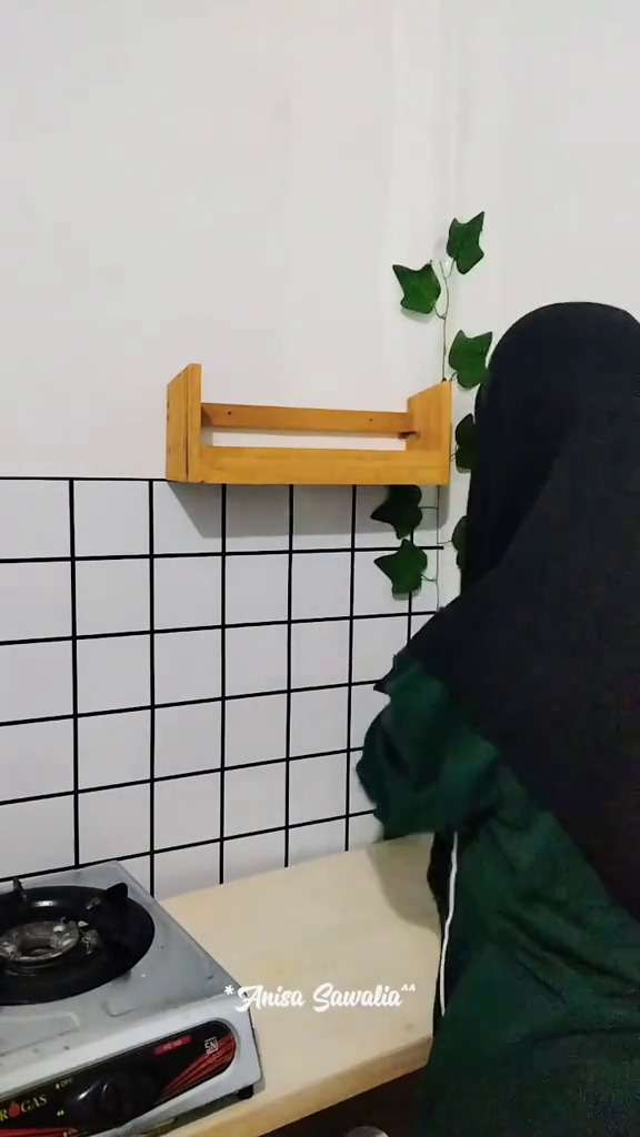 Awalnya berantakan, 9 potret makeover dapur kos satu petak ini visualnya ciamik nggak terasa sumpek