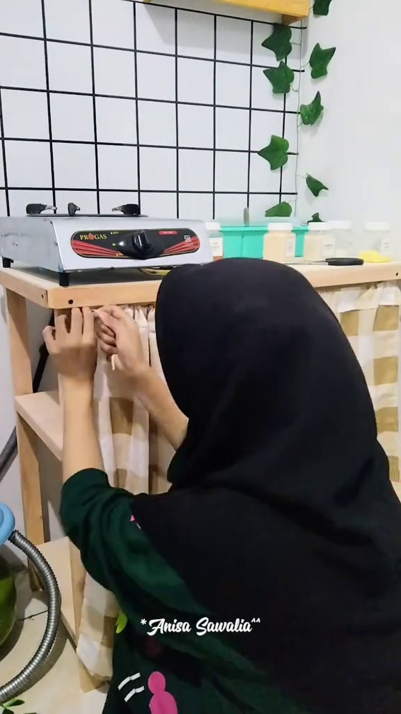 Awalnya berantakan, 9 potret makeover dapur kos satu petak ini visualnya ciamik nggak terasa sumpek
