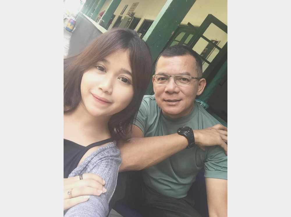 Sebelum terkenal 11 seleb ini pernah foto bareng artis Tanah Air, paras Anya Geraldine manglingi