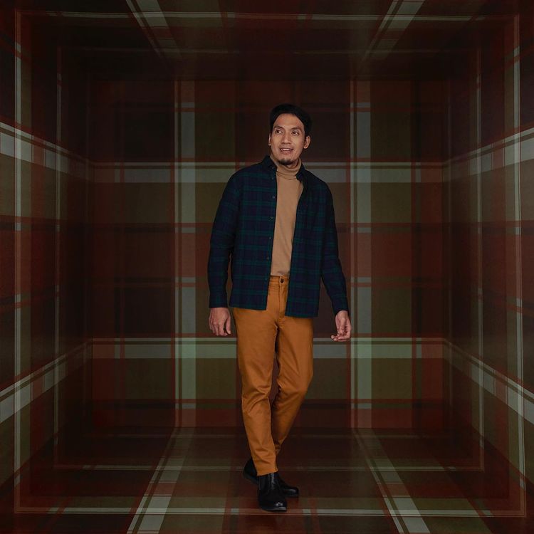 Bocah bertopi ini dulu foto bareng Warkop DKI kini jadi artis sukses, intip 11 potret terbarunya