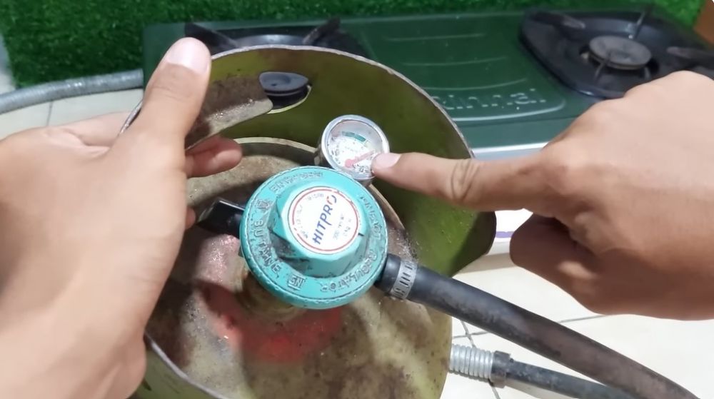 Jangan ditambal karet gelang, ini trik atasi tabung gas elpiji bocor berdesis dengan 1 alat sederhana