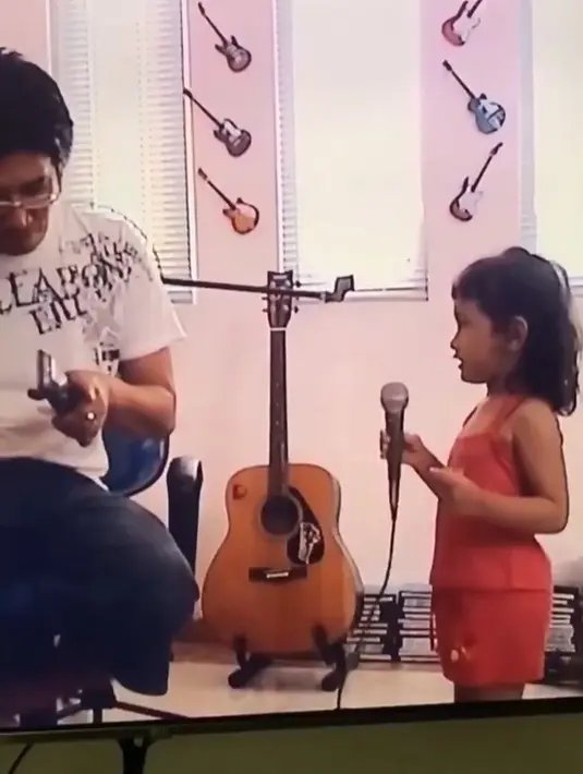 Bocah foto bareng Joshua ini anak pelawak terkenal, kini tenar jadi penyanyi, intip 11 transformasinya