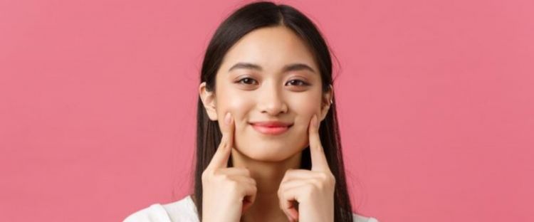 Cara atasi kerutan akibat penuaan di kulit kering pakai 1 produk fermentasi, tak perlu aloe vera