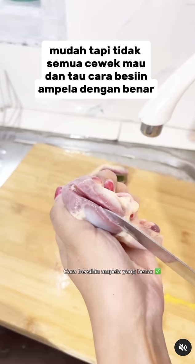 Jangan asal belah, begini cara tepat membersihkan kotoran dalam ampela ayam