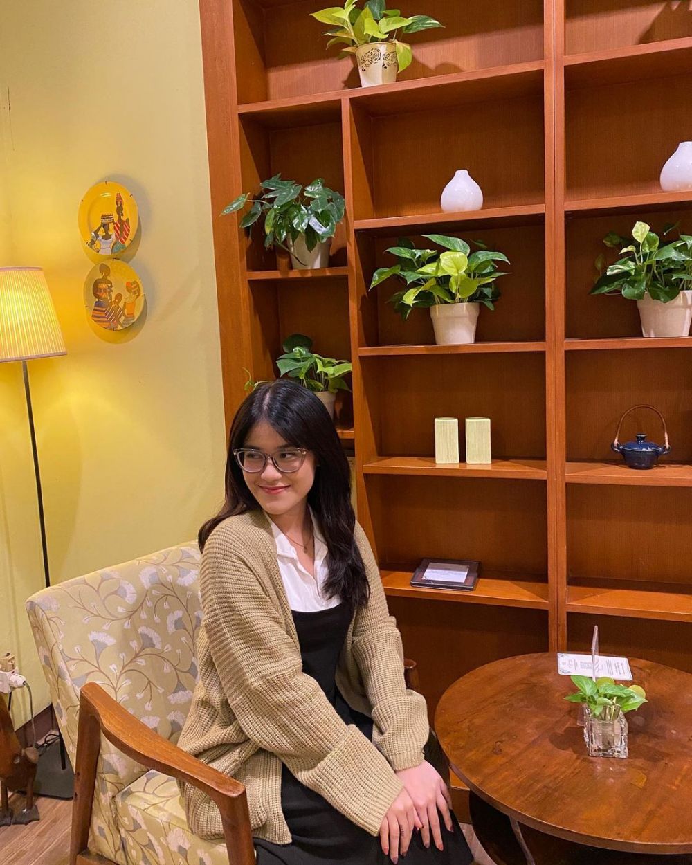 Bocah foto bareng Bj Habibie ini gedenya disebut mirip Dian Sastro, intip 11 potret terbarunya