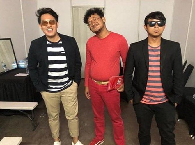Bocah berseragam SD ini dulunya komedian top, kini pilih balik ke kampung buka warung makan