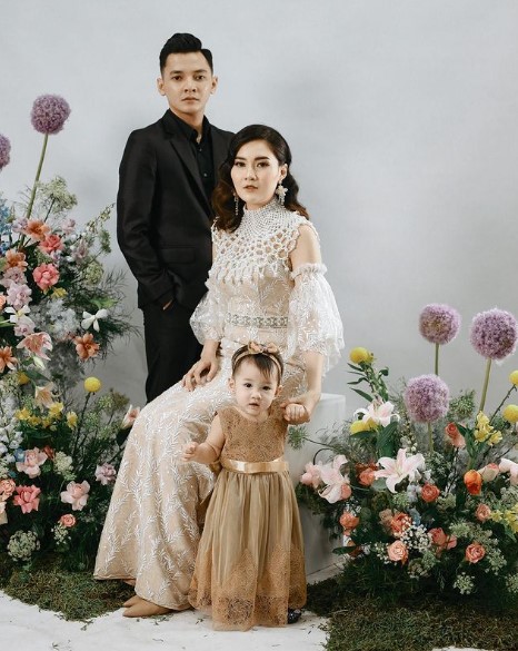 Jadi sinden dari 5 tahun, bocah berponi ini sukses jadi pedangdut top, ini 11 potret tranformasinya