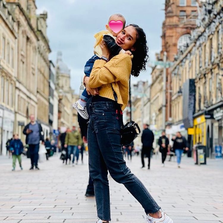 Bocah berambut ikal pemeran Rimbi di sinetron Ronaldowati kini sudah jadi ibu, intip 11 potretnya