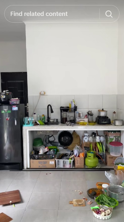 Modal nggak sampai 1 juta, makeover dapur hemat bujet ini tampilannya jadi mewah, ini 9 potretnya