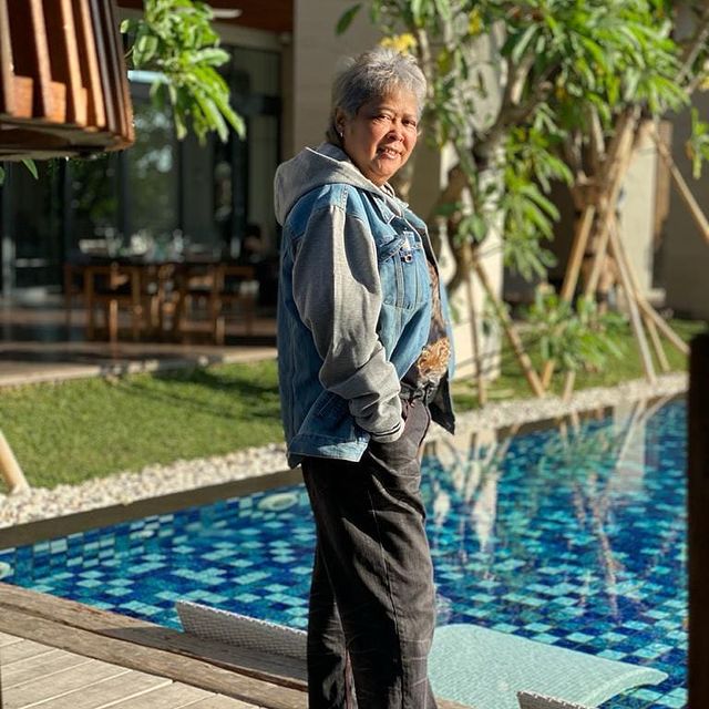 Bocah berwajah bule ini gedenya terkenal di sinetron Si Doel, kini masih eksis walau kaki diamputasi