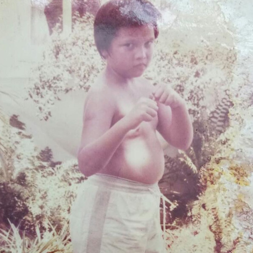 Bocah tembem ini dulunya aktor top, kini vakum dan pilih jadi karyawan