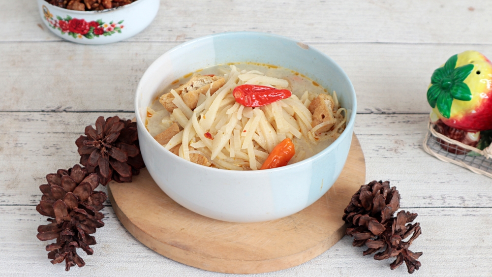 Kenapa emak ngelarang nyendok sayur pakai sendok makan? Ini alasannya bukan cuma soal etika