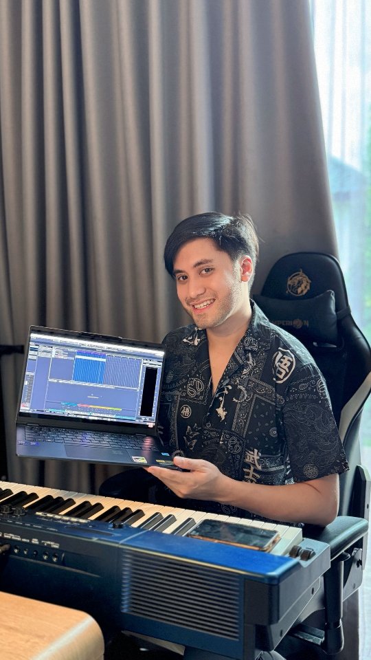 Bocah yang dulu foto bareng Tantowi Yahya kini jadi musisi top, intip 9 potret terbarunya