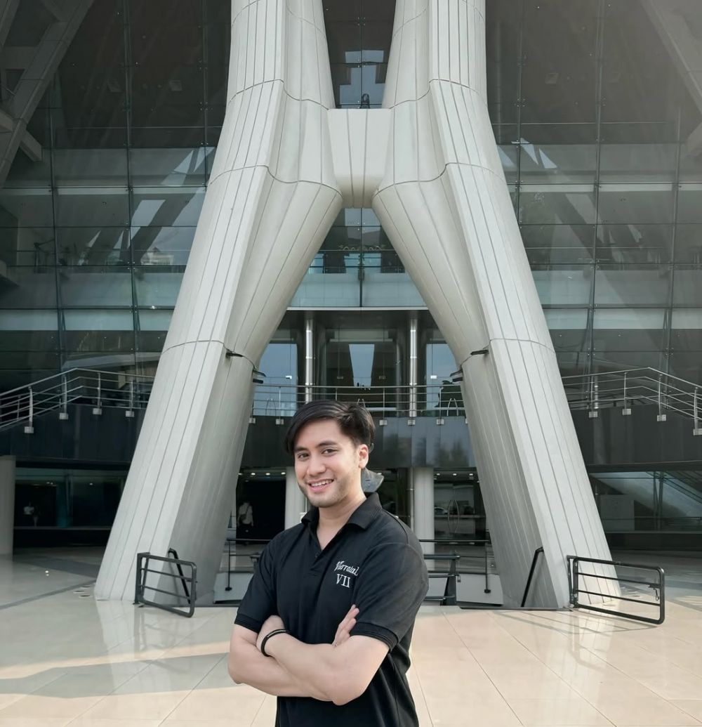 Bocah yang dulu foto bareng Tantowi Yahya kini jadi musisi top, intip 9 potret terbarunya