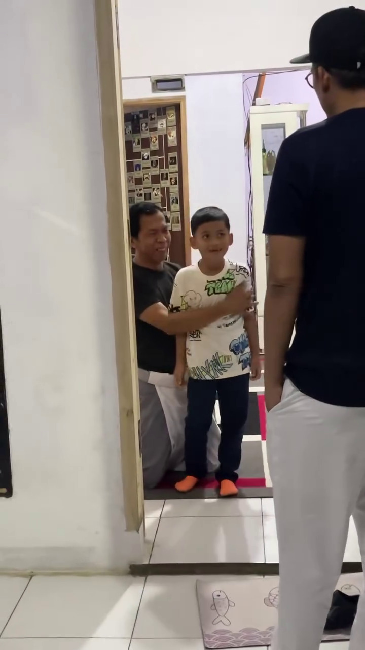 Disamperin Meggy Wulandari saat Lebaran, 9 momen Kiwil bertemu anak ekspresi harunya jadi sorotan