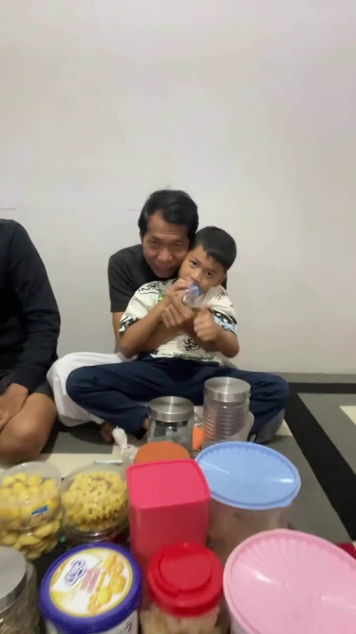 Disamperin Meggy Wulandari saat Lebaran, 9 momen Kiwil bertemu anak ekspresi harunya jadi sorotan