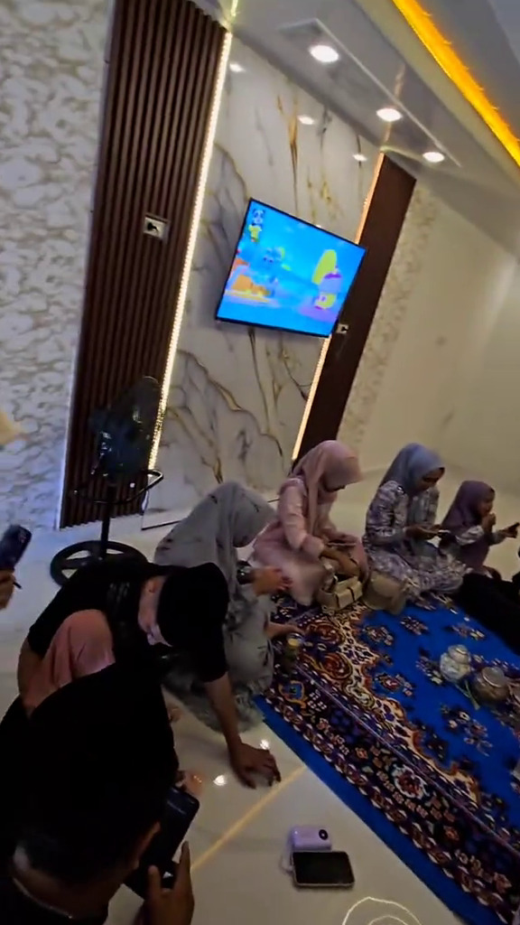 Rumah anti pamer, luarnya gubuk dalamnya mewah bak hunian sultan, intip 9 potretnya yang bikin terpana