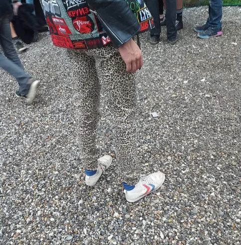 15 Potret kebetulan di jalan raya ini bikin mata kamu sulit berkedip, momennya pas banget