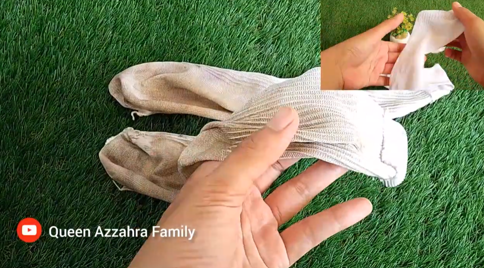 Trik bersihkan kaus kaki dekil tanpa perlu disikat, cuma pakai 1 alat sederhana
