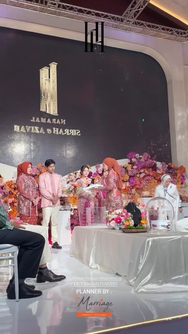 Sempat putus nyambung kini segera menikah, 9 potret bahagia Harris Vriza melamar Haviza Devi di Medan