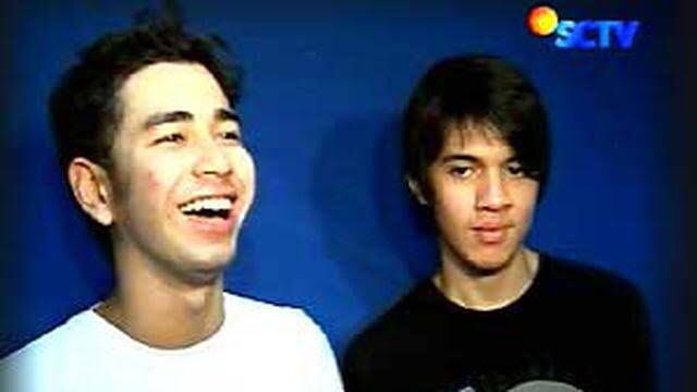 Susah bareng sejak zaman remaja, ini 9 potret lawas persahabatan Raffi Ahmad dan Irwansyah