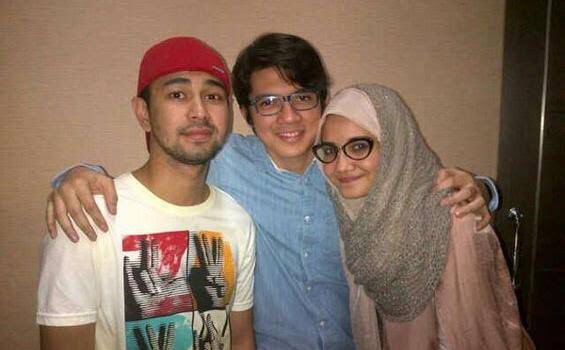 Susah bareng sejak zaman remaja, ini 9 potret lawas persahabatan Raffi Ahmad dan Irwansyah