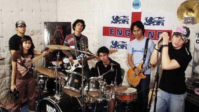 Susah bareng sejak zaman remaja, ini 9 potret lawas persahabatan Raffi Ahmad dan Irwansyah