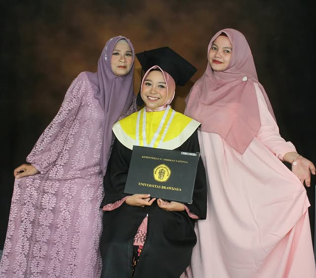 Emak-emak ini dulu finalis Idola Cilik, kini pilih jadi ibu rumah tangga, ini 9 potret terbarunya