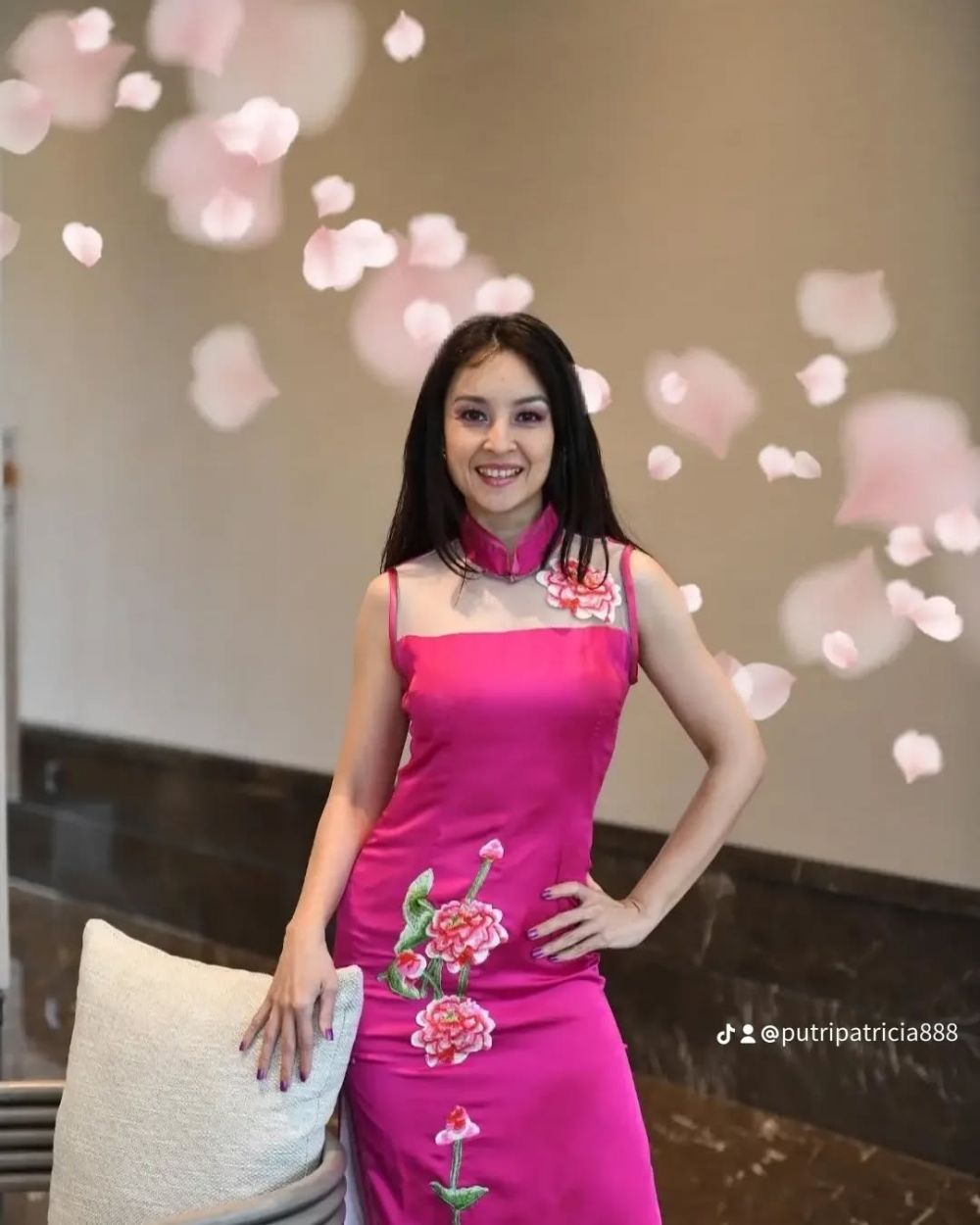 Wanita di iklan sabun ini kecantikannya tak luntur, 9 potret terbarunya betah melajang di usia 40-an