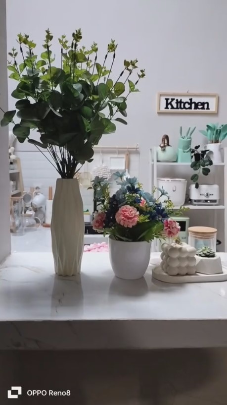 Tampilan awalnya sederhana, 11 potret dapur mungil serba hijau usai makeover ini glow up pol
