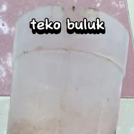Dari buluk jadi kinclong seperti baru, ini trik bersihkan teko plastik pakai tambahan 1 bahan dapur