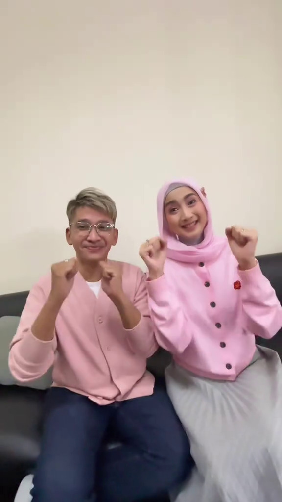 Akui cuma sahabatan, intip 9 potret kedekatan Ruben Onsu dan Desy Ratnasari