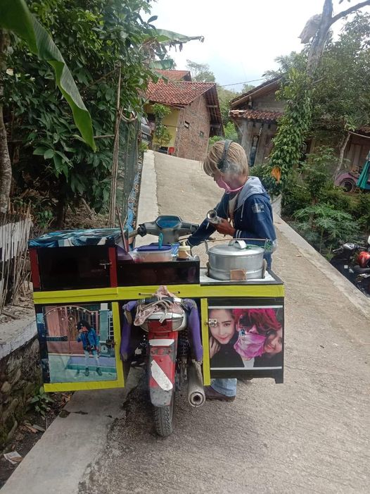 11 Potret lucu gerobak penjual pentol ini bentuk dan tulisannya bikin cengar-cengir seharian