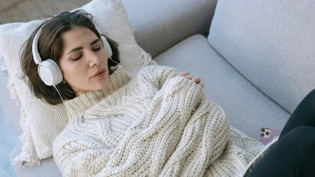 Malas bergaul, 7 zodiak ini lebih senang sendiri