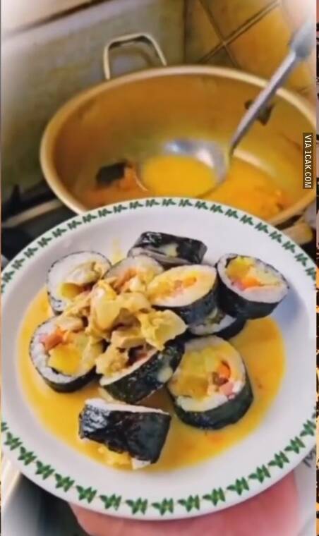 11 Potret lucu orang Indonesia makan kimbap ini melokal abis, ada yang dimakan bareng nasi