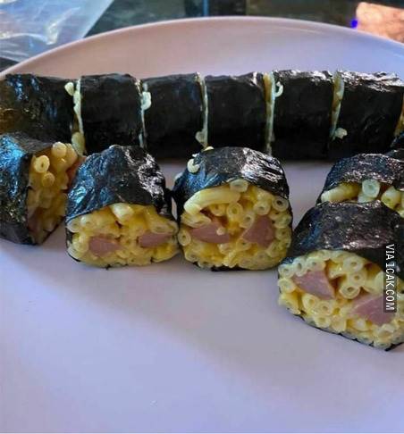 11 Potret lucu orang Indonesia makan kimbap ini melokal abis, ada yang dimakan bareng nasi