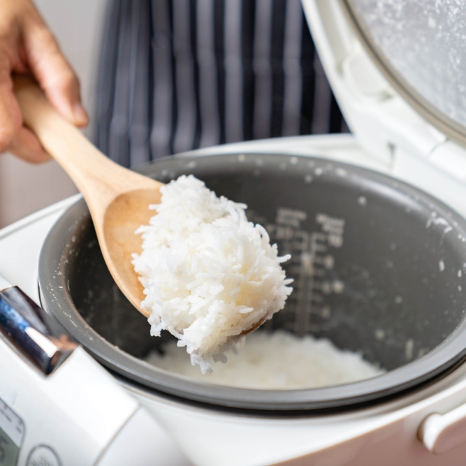 Nasi cepat kuning di rice cooker? Cegah mulai sekarang dengan 5 langkah ini