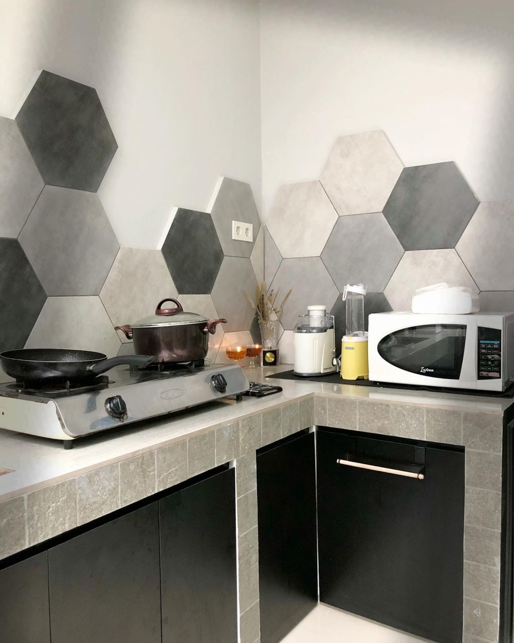 Awalnya berantakan dan tak berkonsep, intip 11 potret transformasi dapur rumah tua usai di renovasi