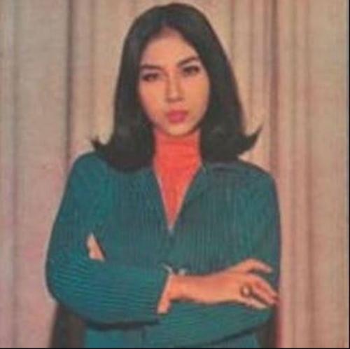 Nostalgia mengenang Titiek Puspa dalam 9 potret lawas, lebih 70 tahun dedikasikan untuk musik