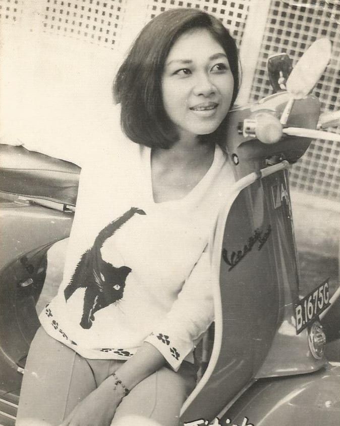 Nostalgia mengenang Titiek Puspa dalam 9 potret lawas, lebih 70 tahun dedikasikan untuk musik