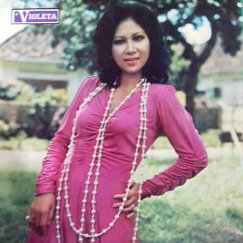Nostalgia mengenang Titiek Puspa dalam 9 potret lawas, lebih 70 tahun dedikasikan untuk musik