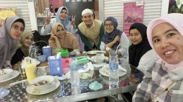 Pria jadi bintang iklan mie instan kini pilih banting setir jadi pedagang sop, ini 9 kabar terbarunya