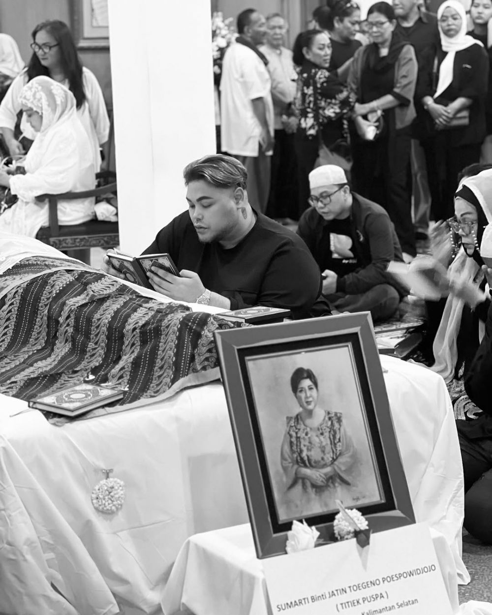 Momen 9 pesohor Tanah Air melayat untuk Titiek Puspa, Inul Daratista ungkapkan kehilangan pilu