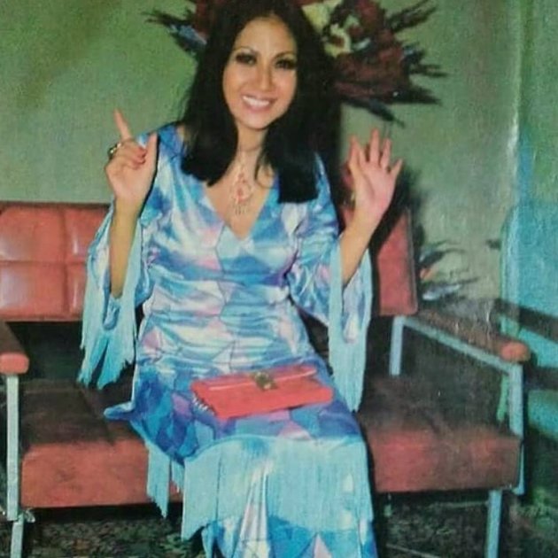 9 Momen kenangan Titiek Puspa masa ke masa, dari guru TK hingga jadi penyanyi kesayangan Soekarno